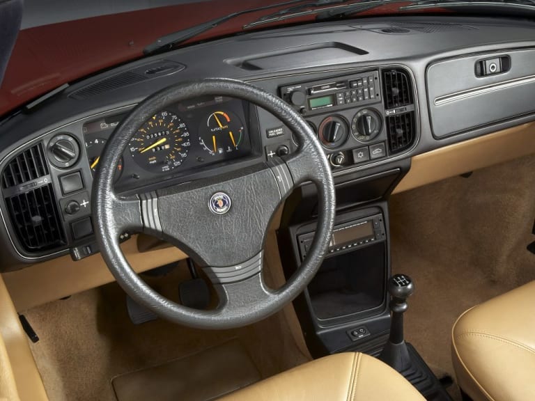 Saab-900-Classic-18.jpeg
