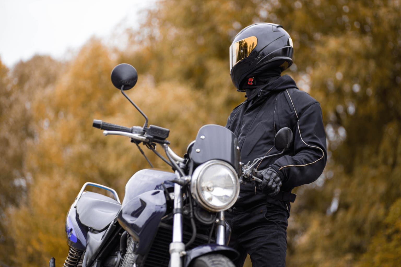 Ce geste des motards que beaucoup ignorent peut pourtant vous éviter une amende