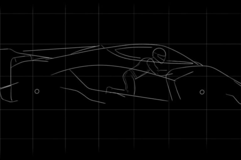 Cette start-up veut lancer une supercar où l'on conduit allongé sur le ventre 