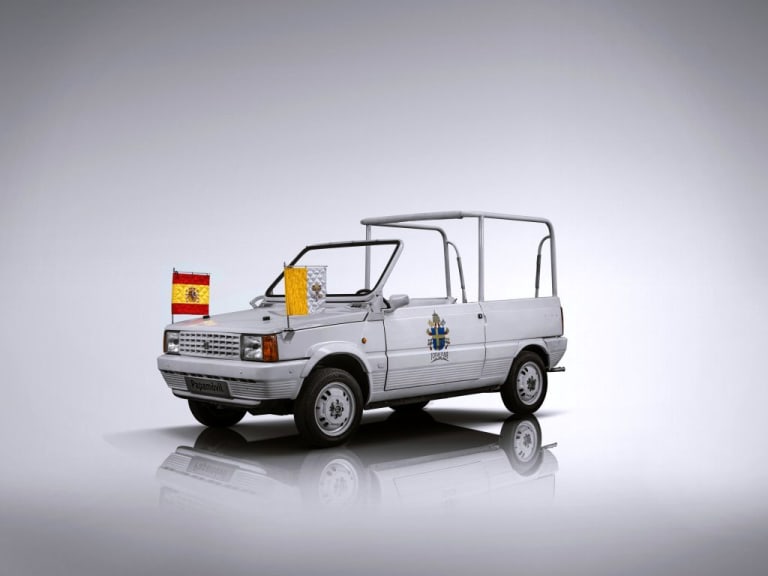 Seat Panda “Papamobile” : une puce blanche pour Jean-Paul II