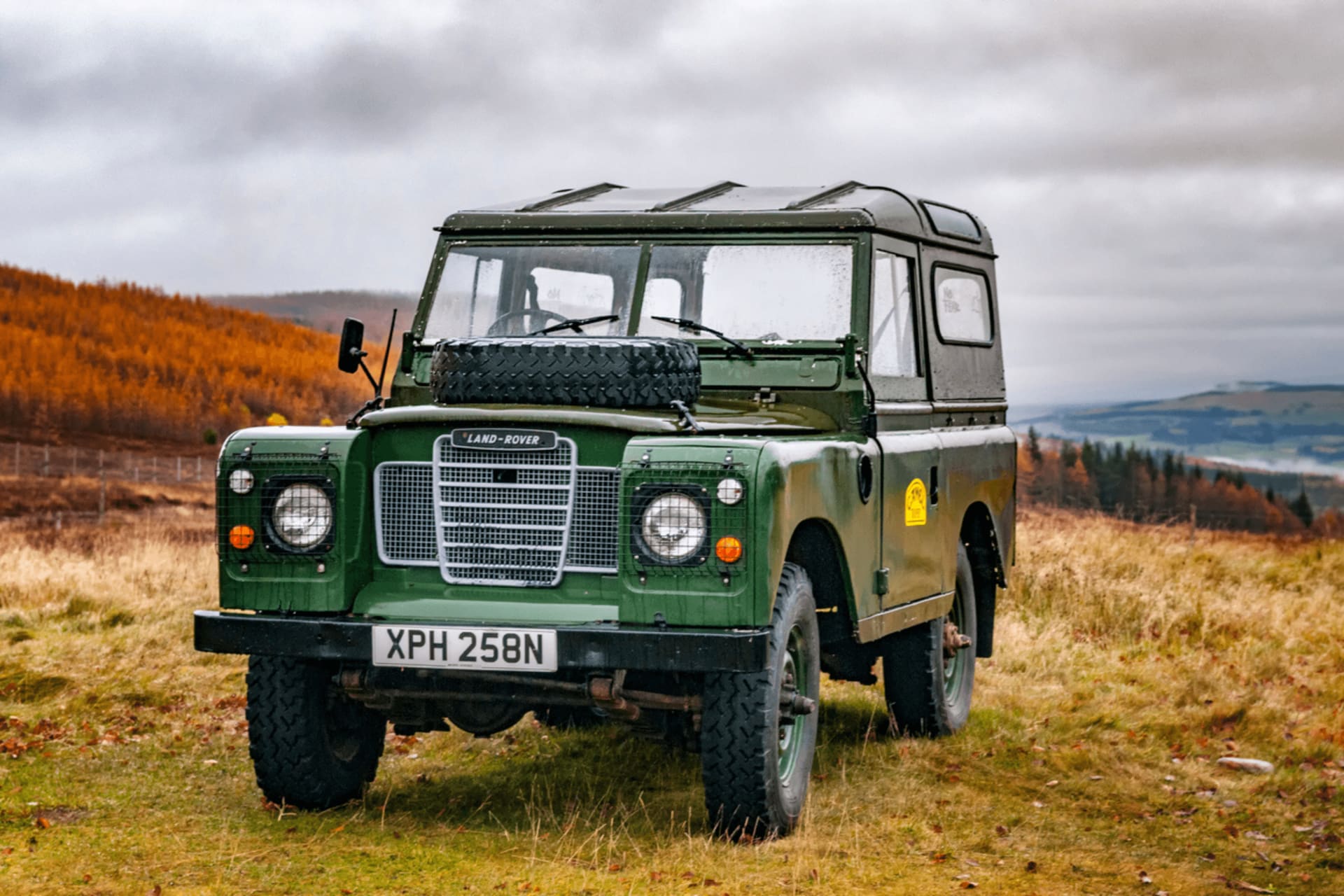Il achète 240 Land Rover à 26 000 € pièce, les revend 170 000 € : le pari le plus fou de l'automobile