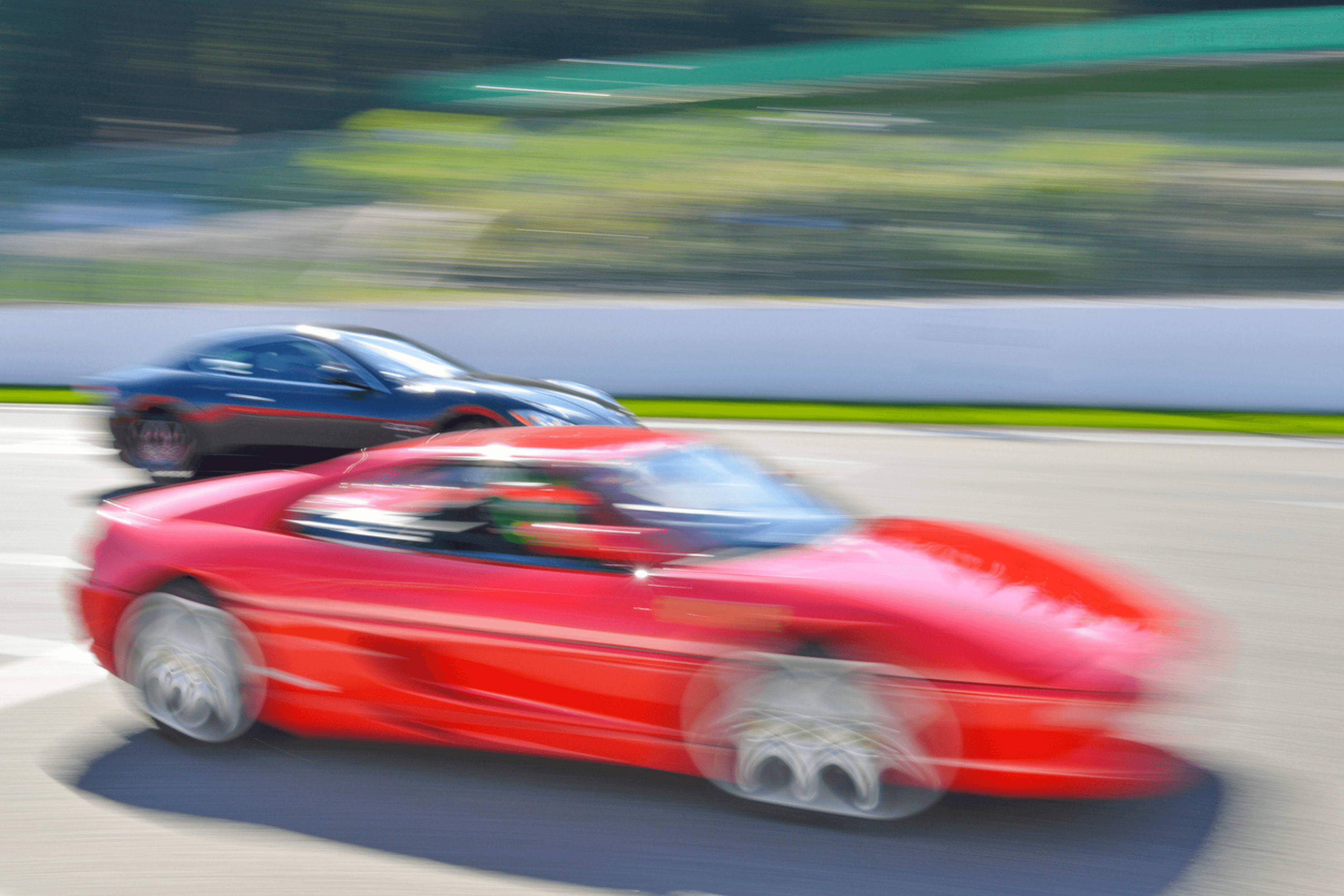 Ils volent une Ferrari, la brûlent… et l’assurance tarde à payer