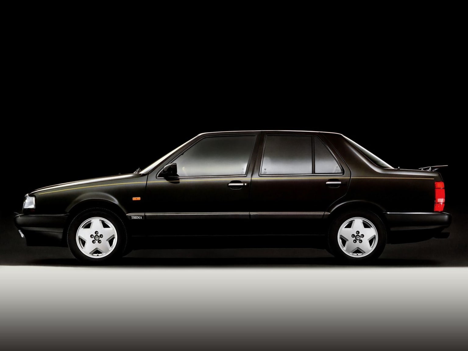 Lancia Thema 8.32 : la si discrète berline Ferrari