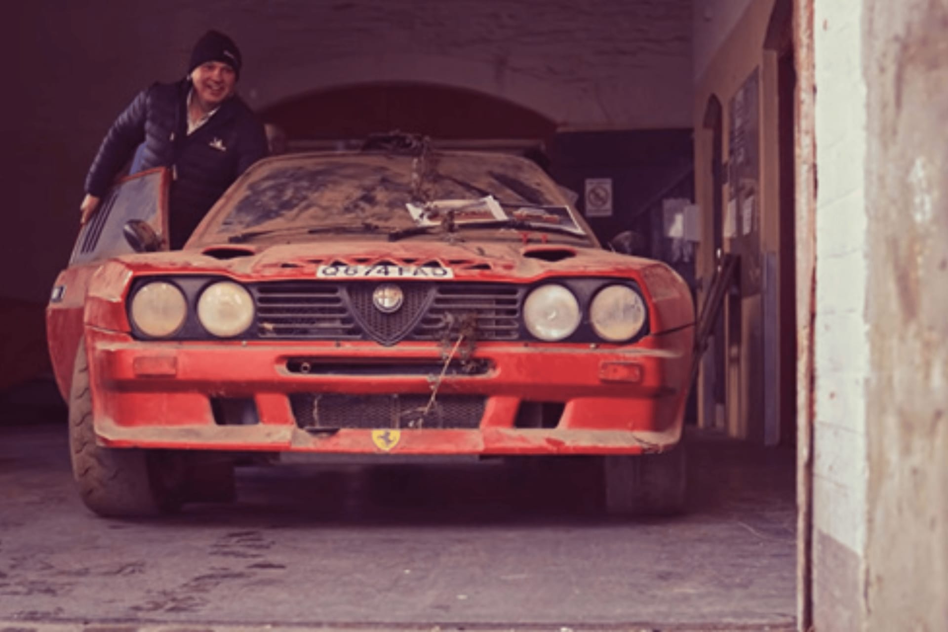 Ils pensaient trouver une vieille Alfa dans un hangar, elle cachait un moteur Ferrari