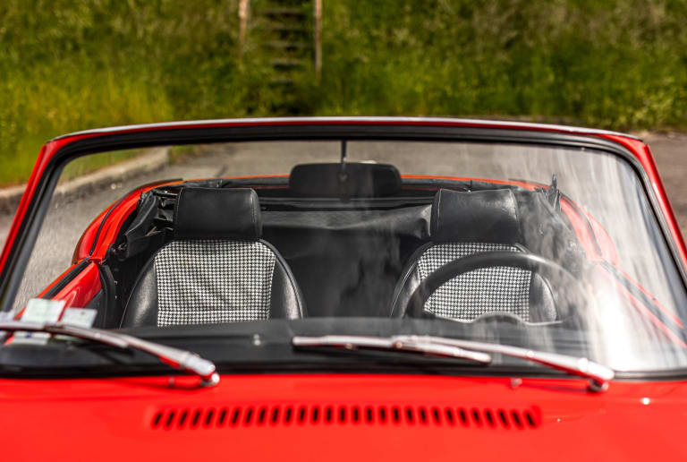 Triumph-Spitfire-Prevessin-Moens-Carjager-12-scaled.jpg