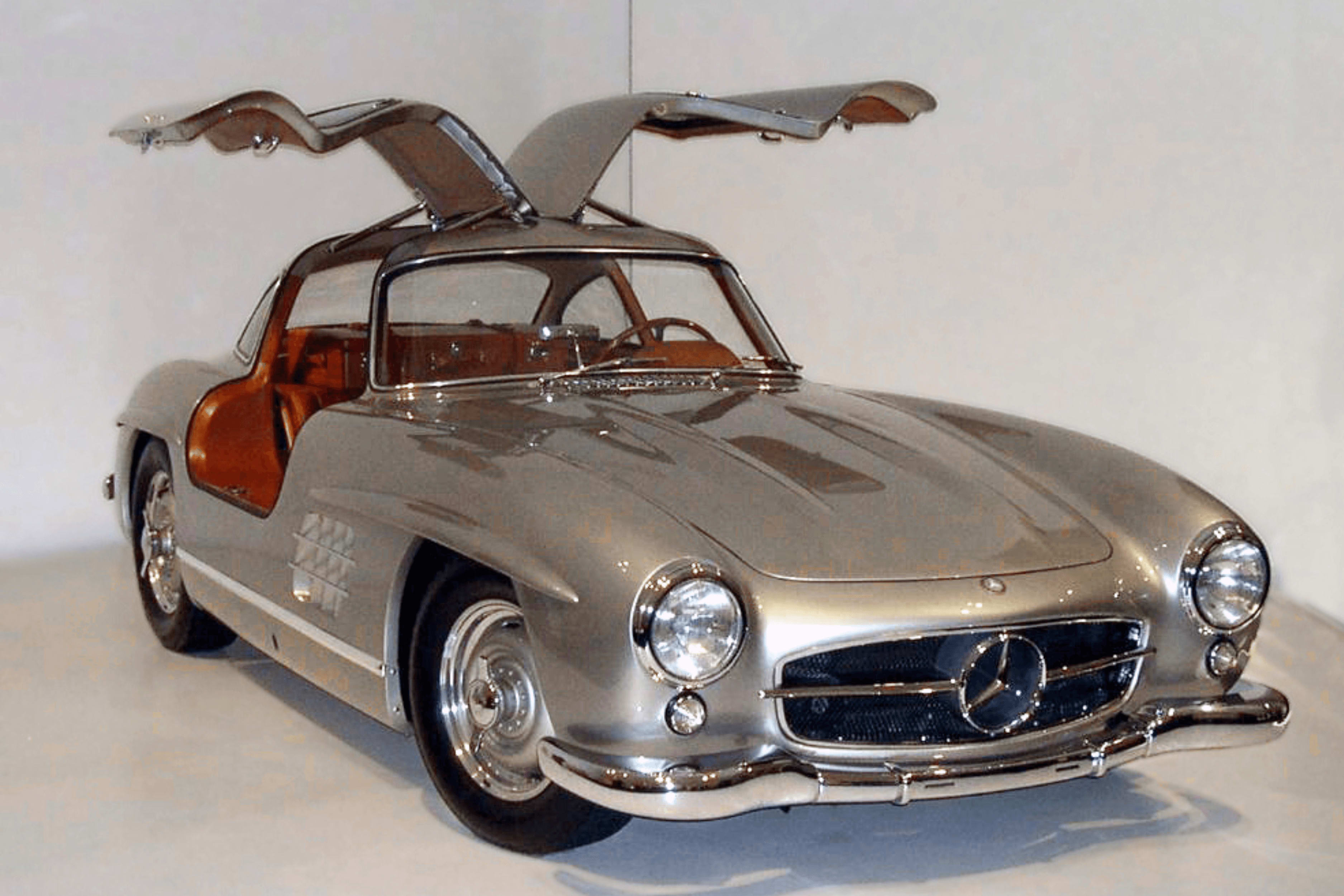 Oubliée pendant des années à Paris, cette Mercedes 300 SL pourrait valoir jusqu’à 5 millions d’euros