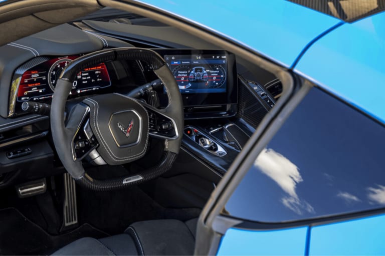 Et si la prochaine Corvette empruntait une idée maligne à Ferrari ?