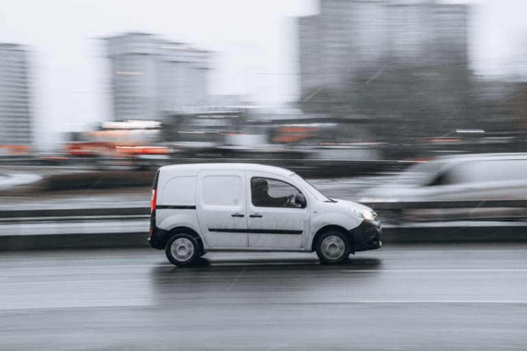 Chez nous discret, au Japon introuvable : ce Renault Kangoo s’arrache au point d’être vendu par tirage au sort