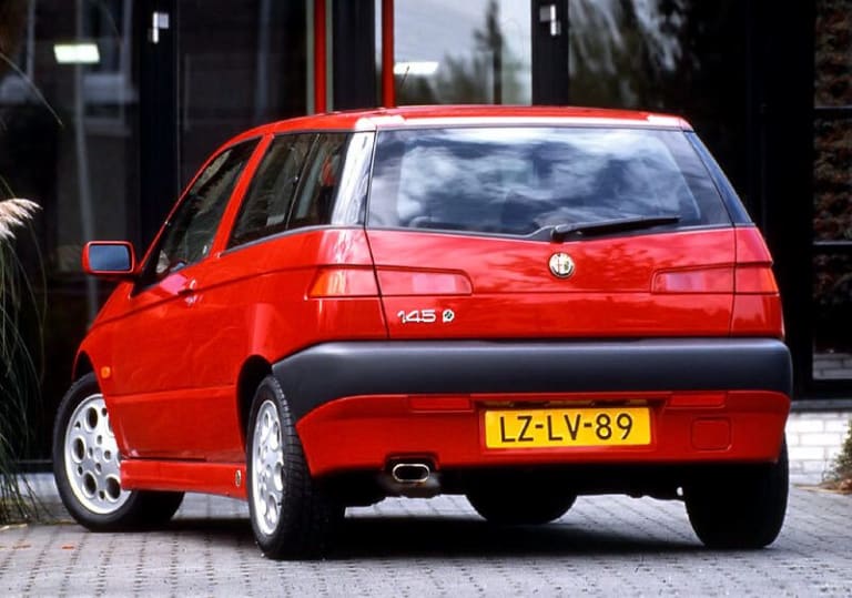 alfa_romeo_145_1995_photos_1-aspect-ratio-800-561.jpg