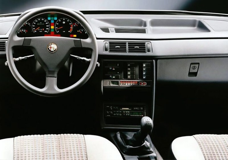 alfa-romeo_155_1992_images_2-aspect-ratio-800-564.jpg