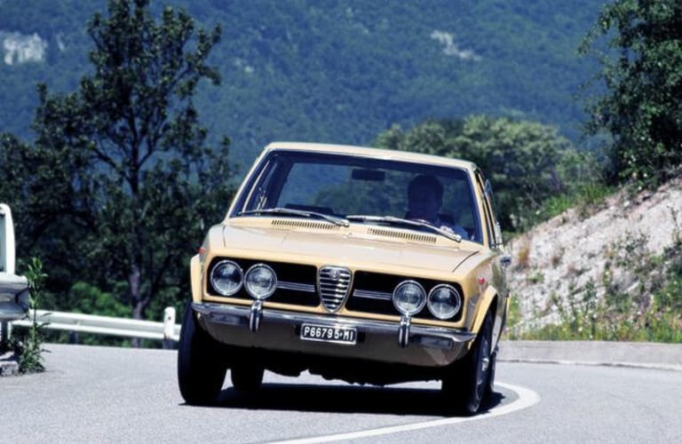 alfa_romeo_alfetta_1972_wallpapers_1-aspect-ratio-640-417.jpg