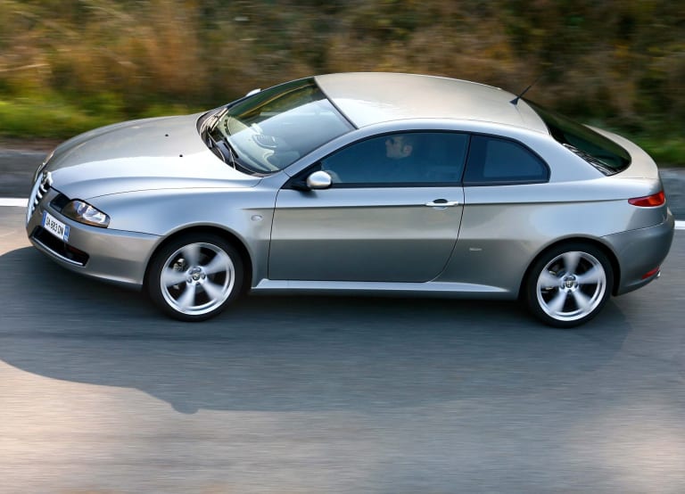 alfa-romeo_gt_2006_pictures_1-aspect-ratio-2048-1476.jpg