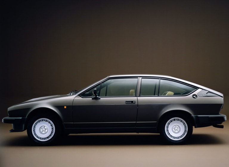 alfa-romeo_gtv_1980_photos_1-aspect-ratio-2048-1488.jpg