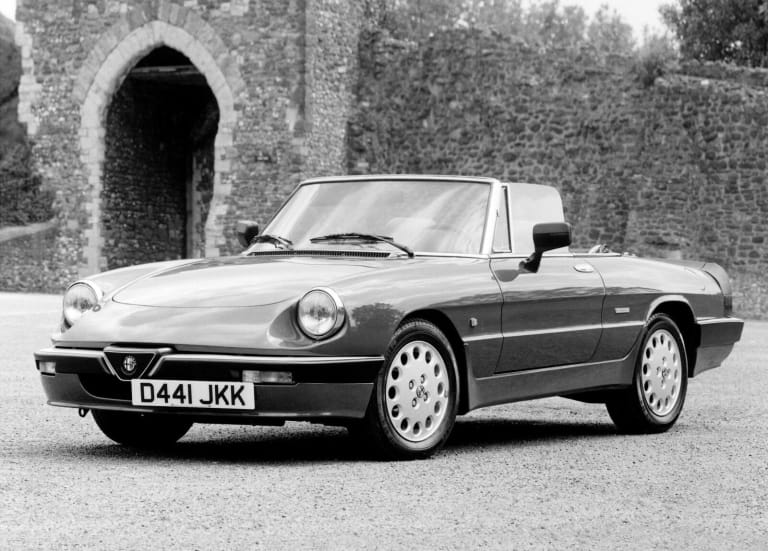 alfa-romeo_spider_1986_pictures_1-aspect-ratio-1600-1148.jpg