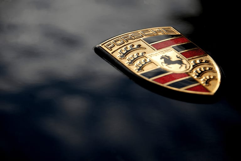 Il gare sa Porsche 911 dans son salon comme une œuvre d'art, et ce n'est pas un hasard