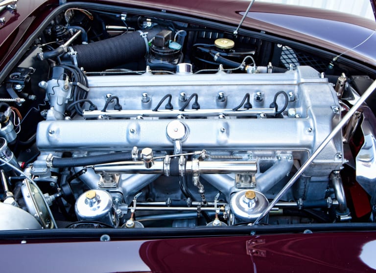 aston-martin_db4_1958_images_1-aspect-ratio-2048-1489.jpg
