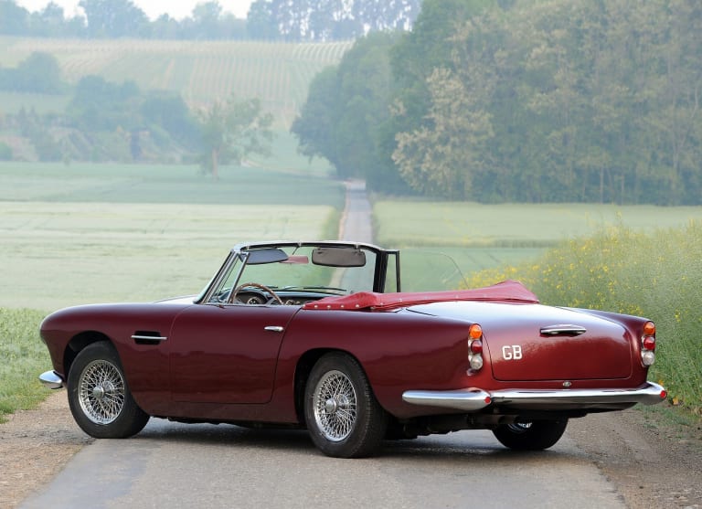 aston-martin_db4_1962_wallpapers_8-aspect-ratio-2048-1484.jpg