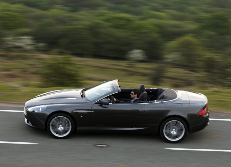aston-martin_db9_2010_wallpapers_2-aspect-ratio-2048-1483.jpg