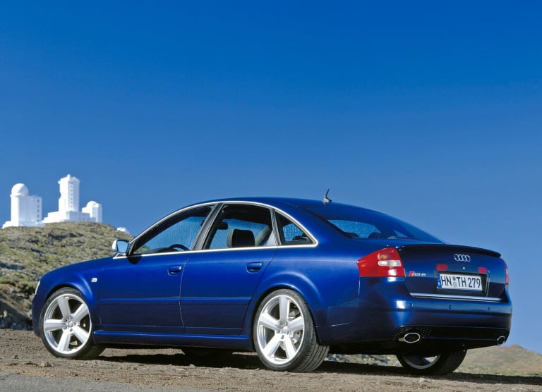 audi_rs6_2002_wallpapers_2-aspect-ratio-2048-1483.jpg