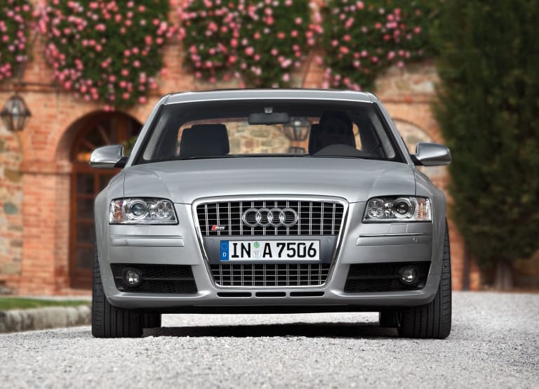 Audi S8 V10 : la grande routière au cœur de Lamborghini