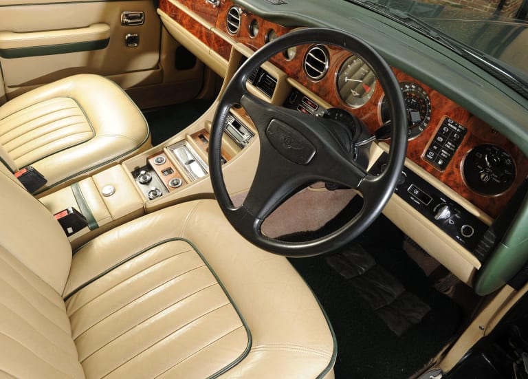 bentley_turbo_1989_wallpapers_2-aspect-ratio-2048-1470.jpg