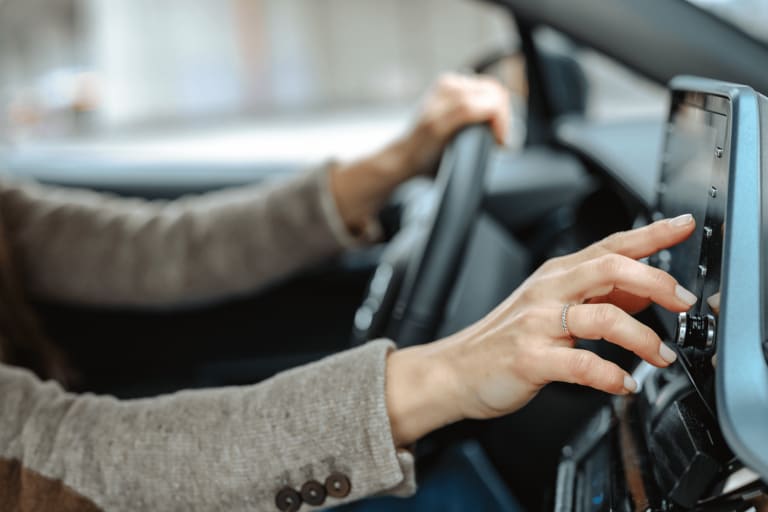 Tout tactile, 100 % électrique… les constructeurs reviennent déjà en arrière