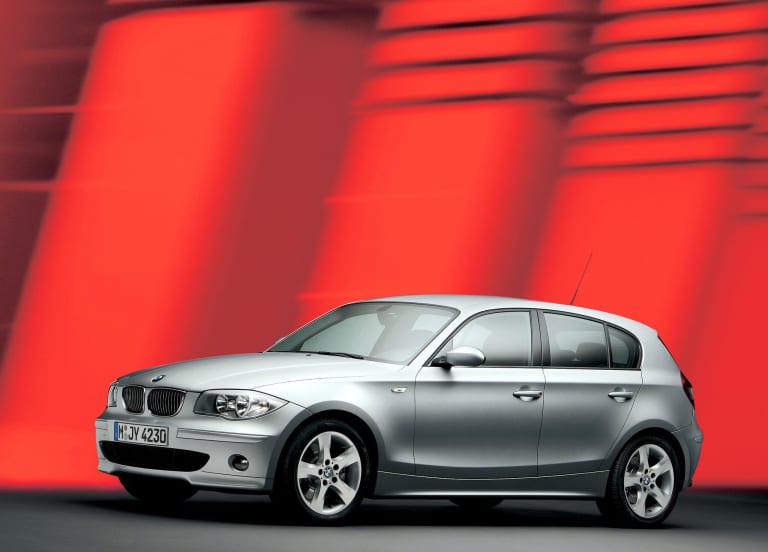 bmw_1-series_2005_photos_2-aspect-ratio-2048-1471.jpg