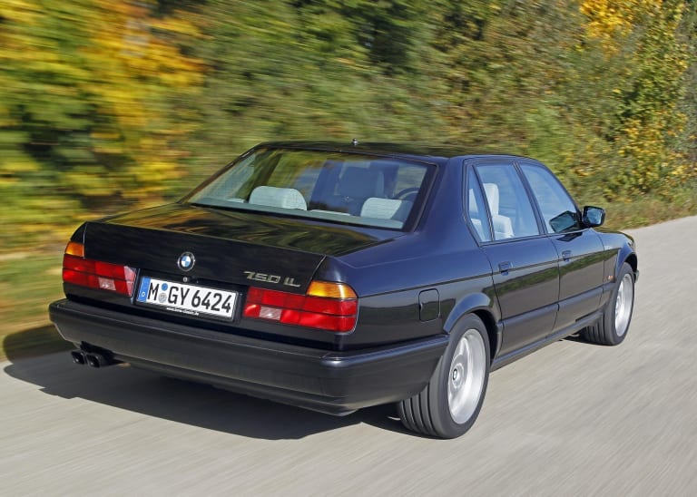 bmw_7-series_1987_photos_2-aspect-ratio-2048-1462.jpg