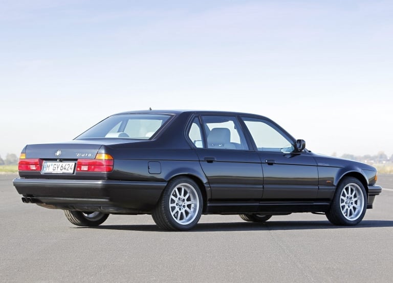 bmw_7-series_1987_pictures_1-aspect-ratio-2048-1476.jpg
