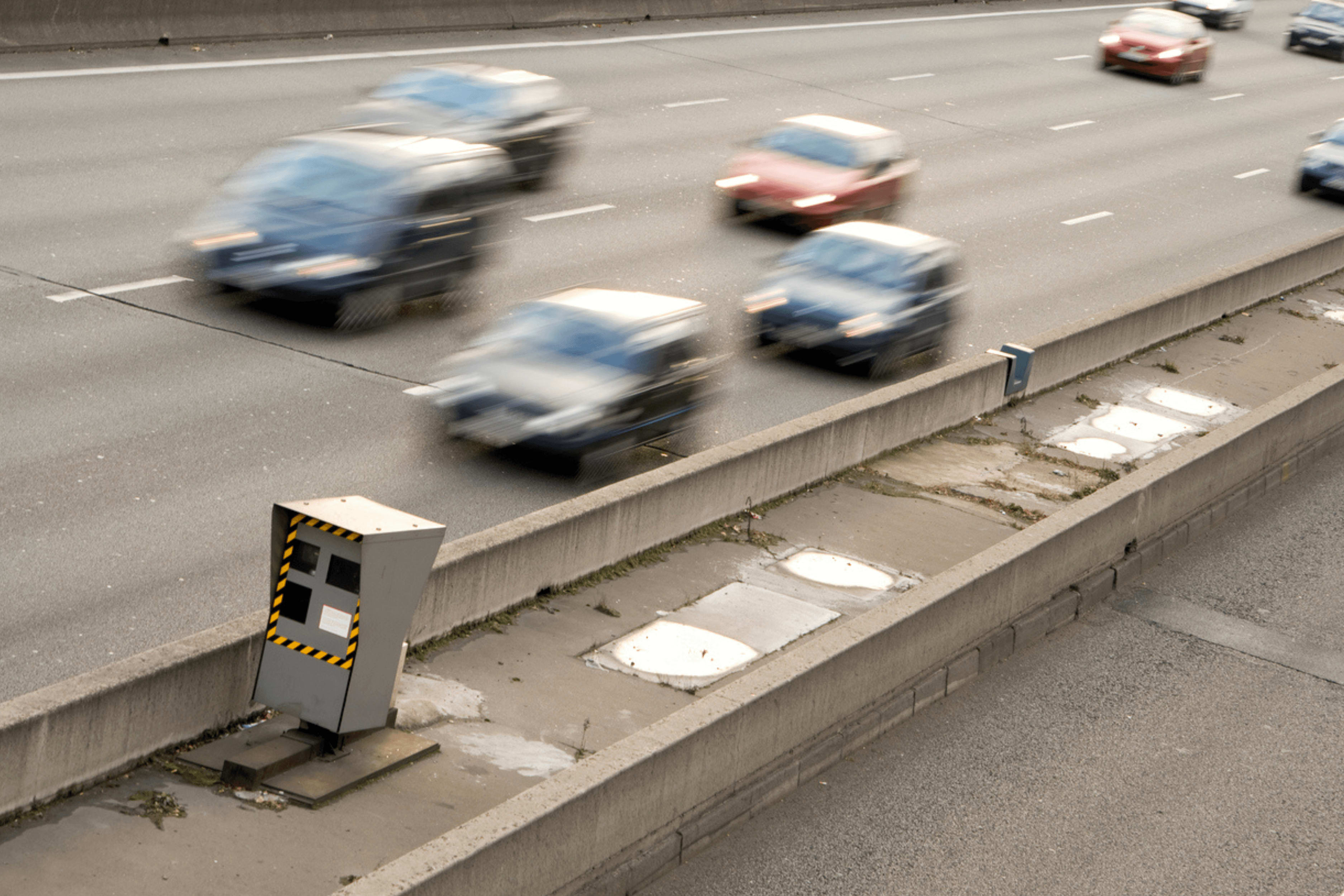 “Ils dépassent toutes les limites” : près de Marseille, les radars saturent face aux excès extrêmes