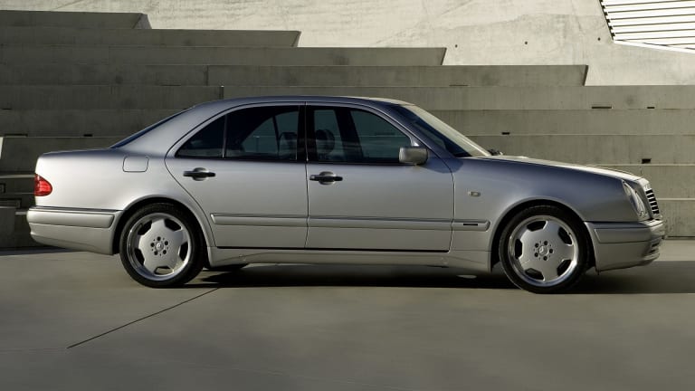 carpixel.net-1996-mercedes-benz-e-50-amg-55830-hd.jpg
