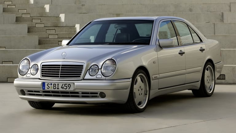 Mercedes-Benz E 50 AMG : une héritière de transition