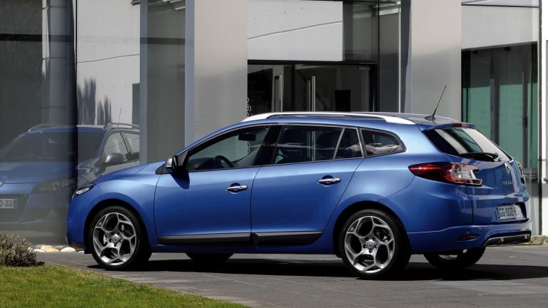 carpixel.net-2010-renault-megane-gt-estate-2866-hd.jpg