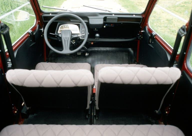 citroen_2cv_1981_photos_2-aspect-ratio-1280-908.jpg