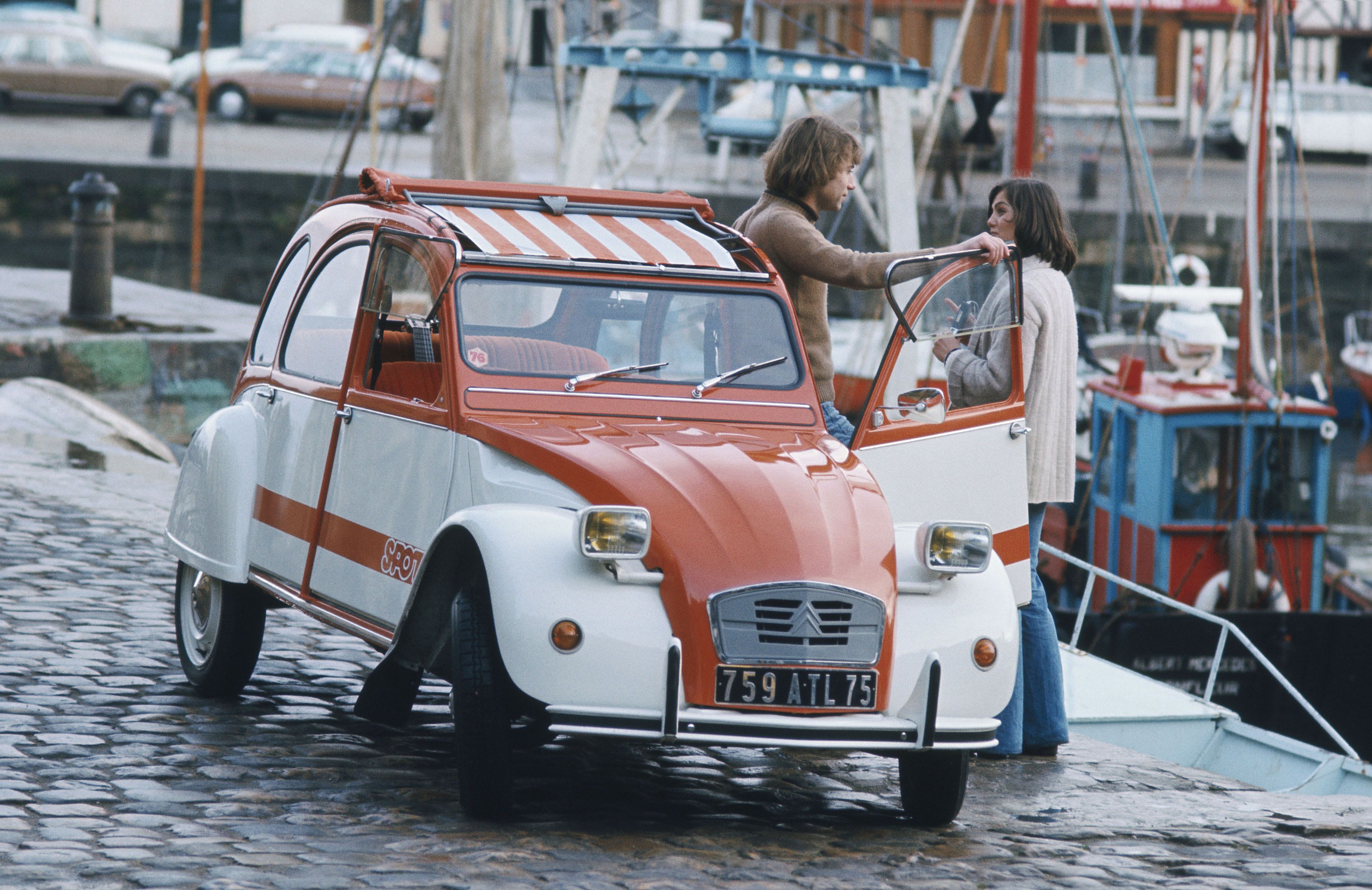 Citroën 2 CV Spot : coup de jeune pour l’ancêtre  