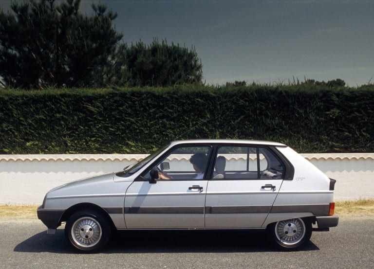 citroen_visa_1982_pictures_2-aspect-ratio-1920-1382.jpg