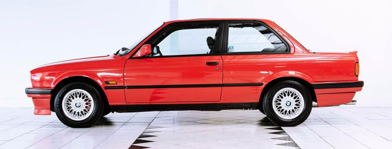 classic-car-BMW-318iS-min.jpg
