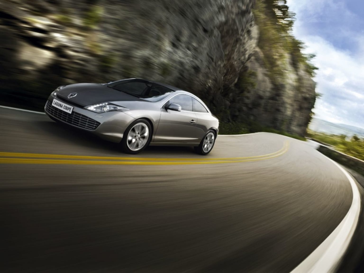 Renault Laguna coupé 3.5 V6 : une dernière danse avant de mourir