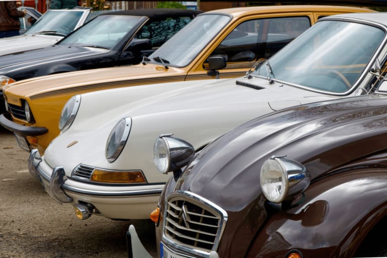 Cette voiture à moteur de tondeuse et carrosserie en bouteille d'eau a failli être produite en série