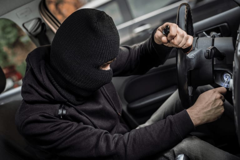 Le voleur ne s’en doutait pas : ce gadget discret a permis de retrouver la voiture volée