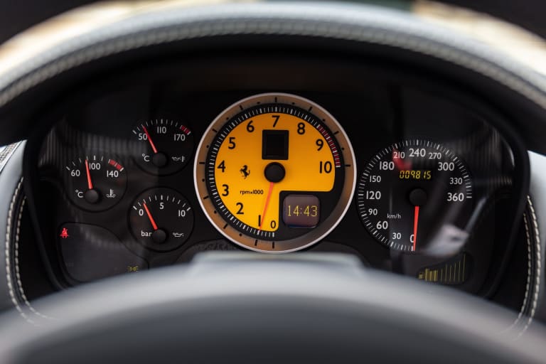 ferrari-f430-spider-the-instrument-panel-hd-wallpaper-6678f1fb0342157238f450194dd9e1f7-scaled.jpg