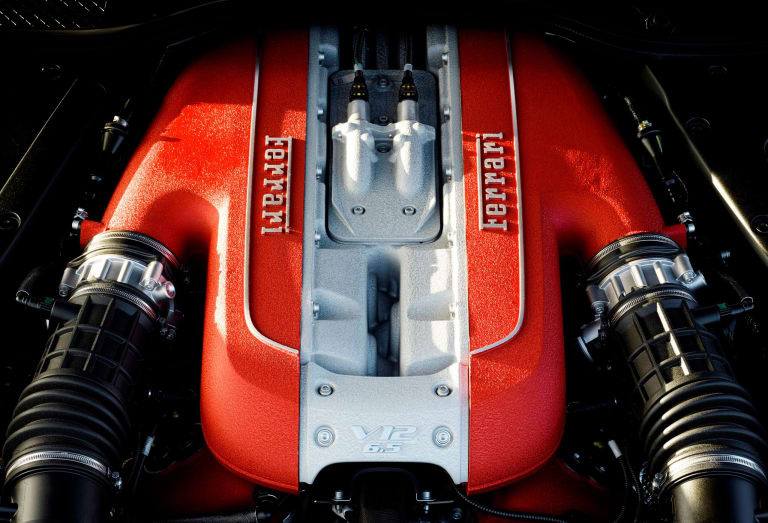 ferrari_superfast_2017_photos_2-scaled-aspect-ratio-2560-1743-scaled.jpg