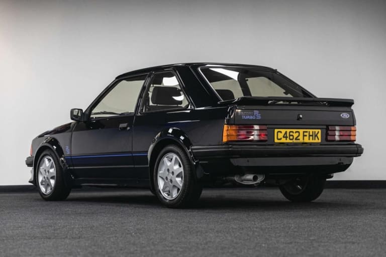 hd-ford-escort-les-photos-du-modele-rs-turbo-s1-ayant-appartenu-a-lady-diana-3.jpg