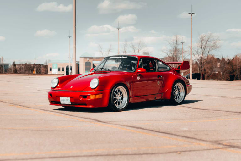 Cette Porsche 911 des années 90 renaît avec 500 ch et une carrosserie entièrement en carbone