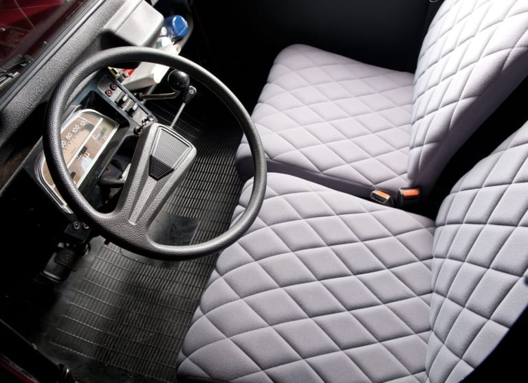 images_citroen_2cv_1981_3-aspect-ratio-2048-1489.jpg