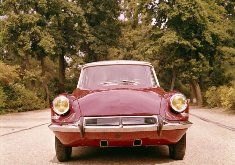 images_citroen_ds_1955_1-aspect-ratio-2048-1441.jpg