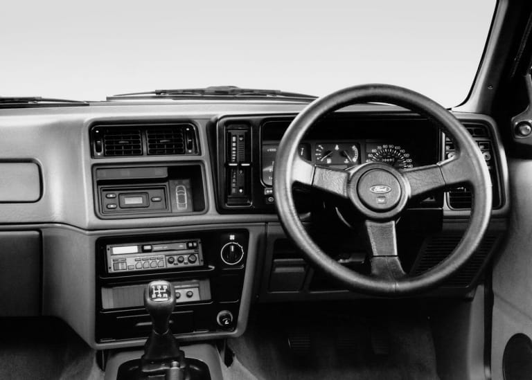 images_ford_sierra_1988_2-aspect-ratio-1280-915.jpg