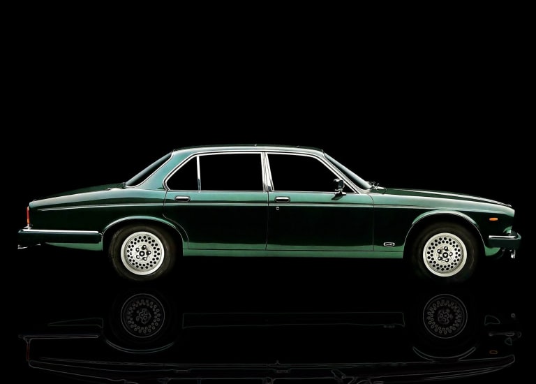 jaguar_xj_1979_pictures_1-aspect-ratio-2048-1467.jpg