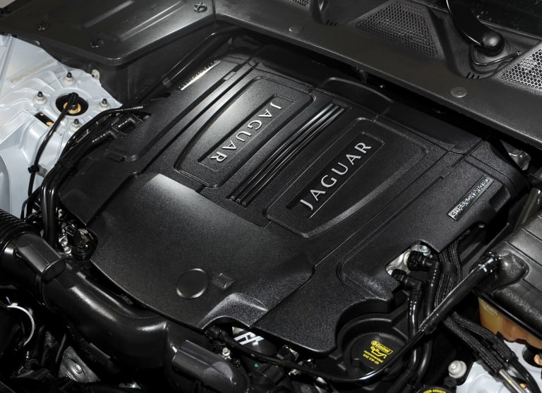 jaguar_xj_2009_photos_4-aspect-ratio-2048-1486.jpg