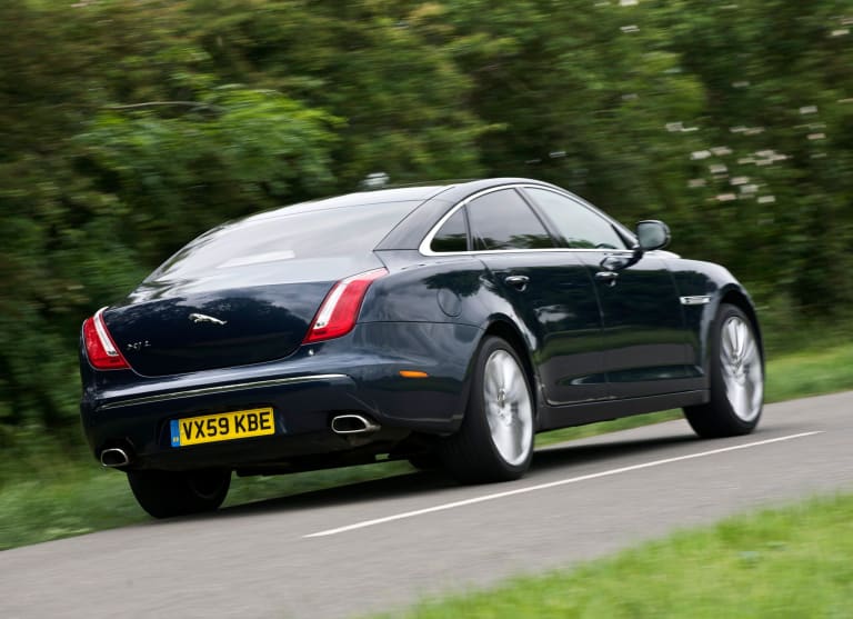 jaguar_xj_2010_pictures_1-aspect-ratio-2048-1486.jpg